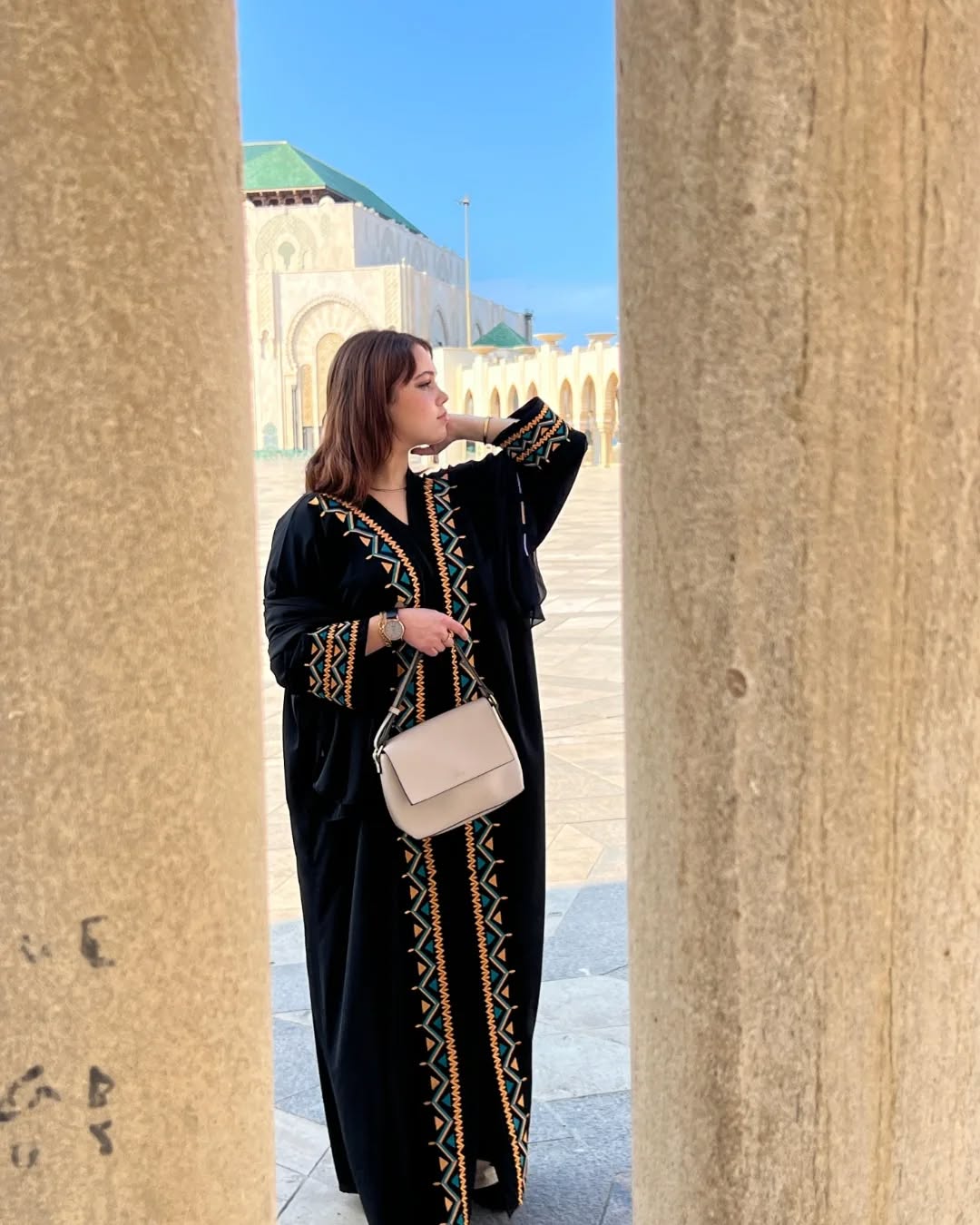Abaya marocaine brodée – Élégance traditionnelle au style moderne