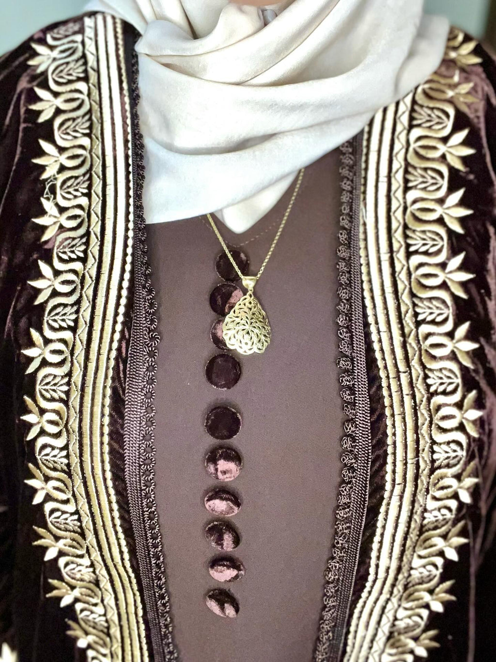 Jabador marocain élégant à broderie raffinée