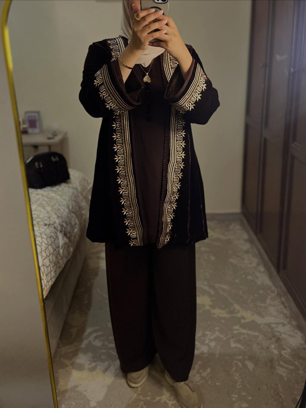 Jabador marocain élégant à broderie raffinée